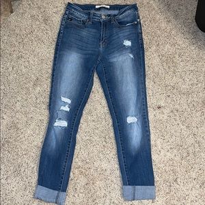 DISTRESSED JEANS 👖